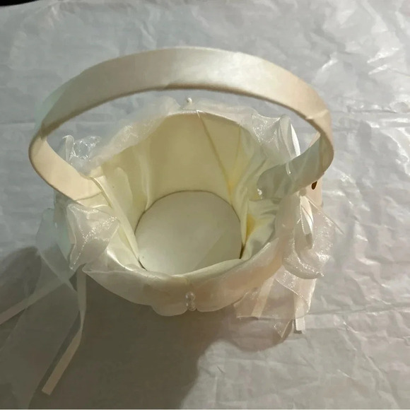 Ivory flower girl basket with satin/sheer bows New With Small Stain (pictured) - Picture 3 of 5